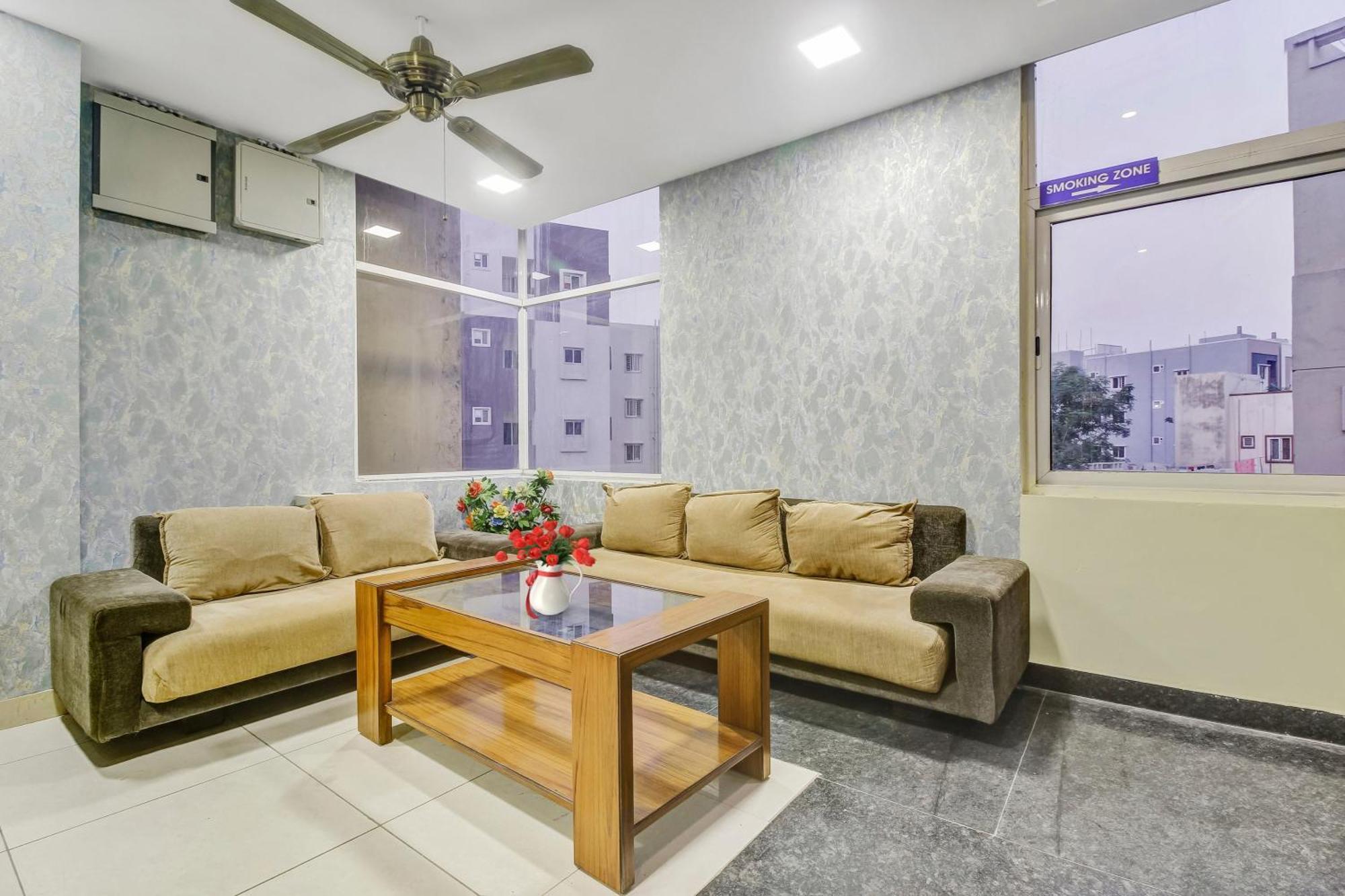 Collection O Galaxy Suites Hyderabad Exterior foto